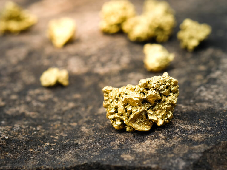en qué tipo de suelo se halla el oro